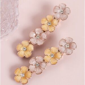2pcs Rhinestone Detail Flower Decor Hair Clips